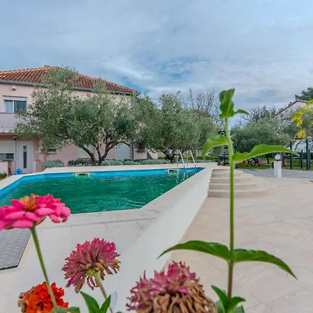 Lovely In With Swimming Pool