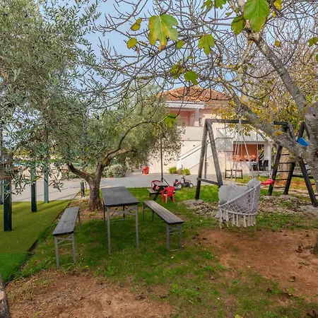 Appartamento Lovely In With Swimming Pool