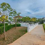 Lovely In With Swimming Pool *