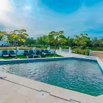 Lejlighed Lovely In With Swimming Pool *